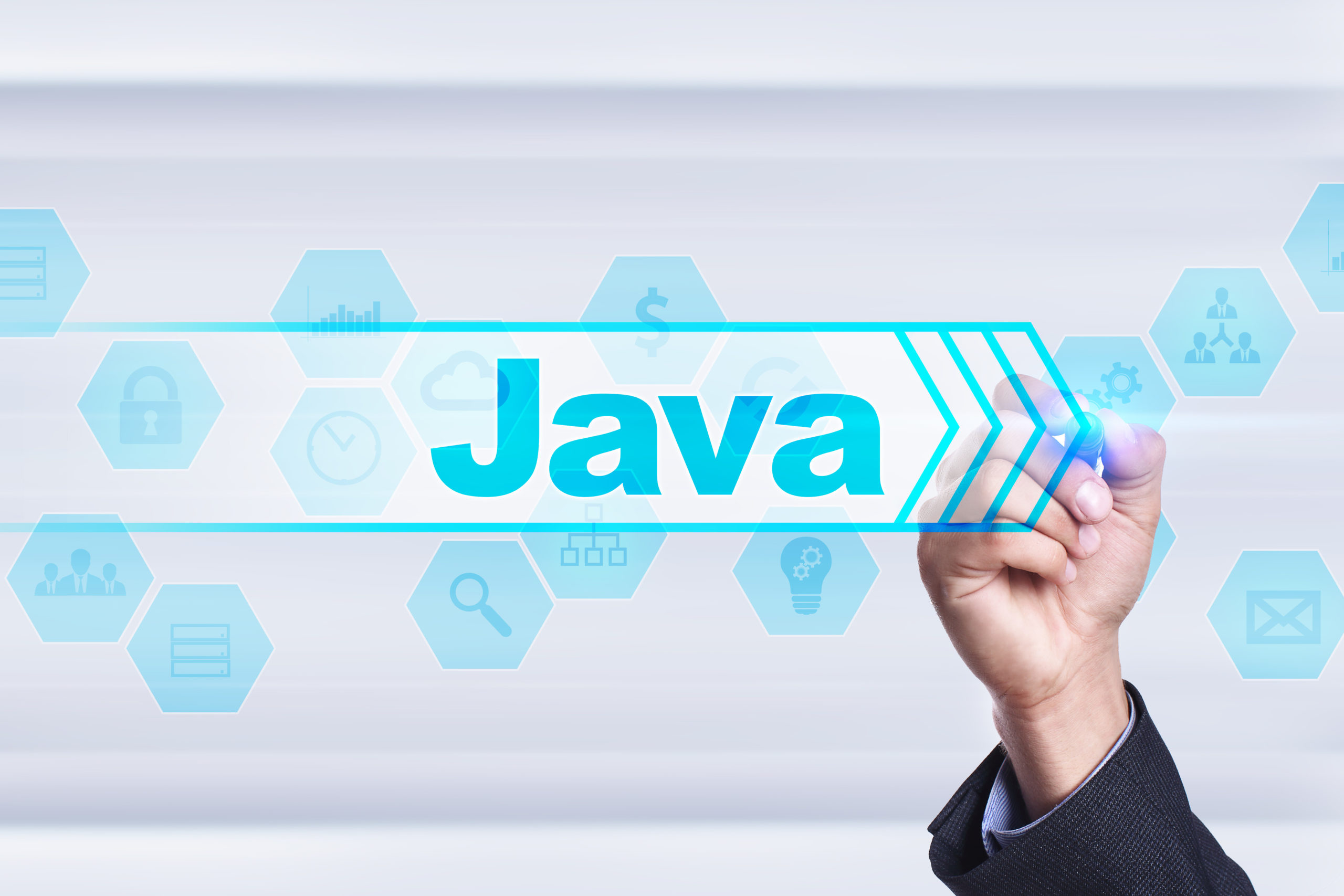 Java EEとは？入門者向けにフレームワークの使い方をわかりやすく解説！APIやJava SEとの違いとは？